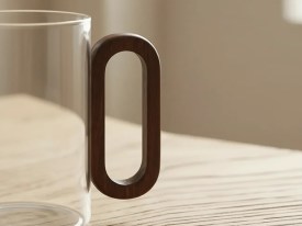 Jarro vidrio con manija madera 